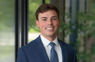 Headshot of Commerce Trust's Carson Baniak.